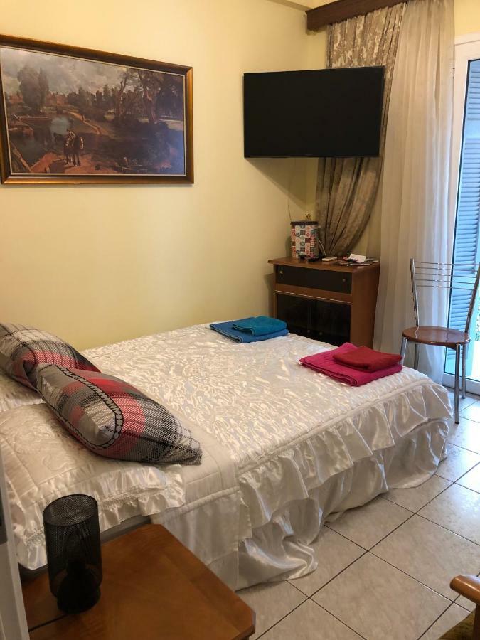 Anna Apartment In Kypseli Atene Esterno foto